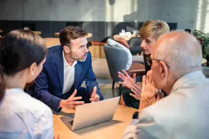 Eine gute und transparente Kommunikation ist in einer Krise entscheidend. Foto: Adobe Stock