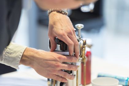 "Schweizer Jugend forscht" prämierte auch in diesem Jahr die besten Innovationen. Darunter die Entwicklung und den Bau dieser portablen Expresso Maschine. Foto: SJF