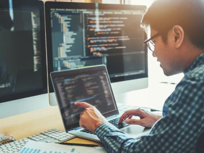 Die Arbeitswelt von zukünftigen Cyber-Security-Spezialisten ist vielfältig und spannend. (Adobe Stock)