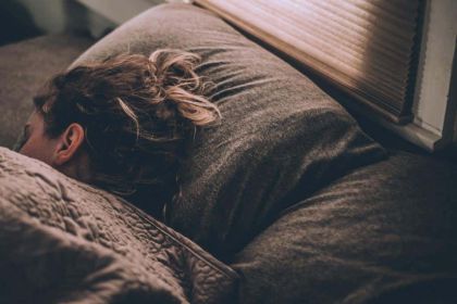 Viele Menschen leiden unter Schlafproblemen. (© unsplash)