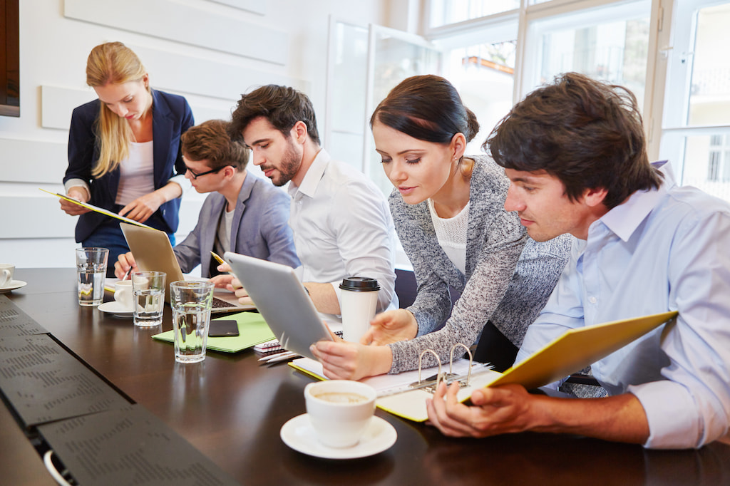 Digitale Bewertungssysteme in der Weiterbildung – Chancen und Herausforderungen für die Qualitätssicherung. Foto: Fotolia.