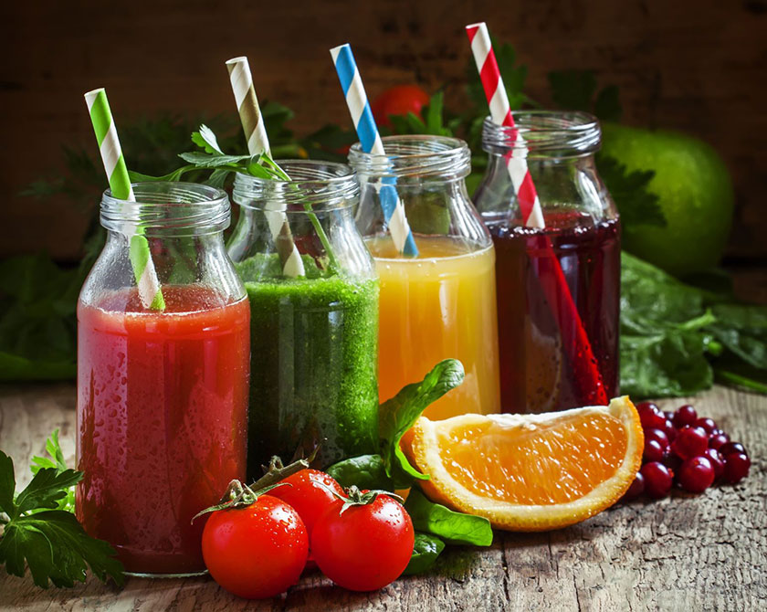 Smoothies sind im Trend und stellen eine ideale Ergänzung für die richtige Ernährung im Alltag dar. (© 5ph / Fotolia)