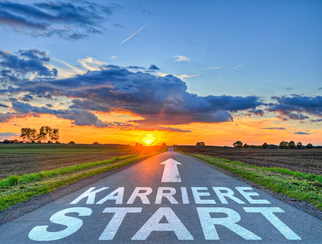 Auf zu neuen Horizonten - nach dem Studium voll durchstarten! (© Marco2811 / Fotolia)