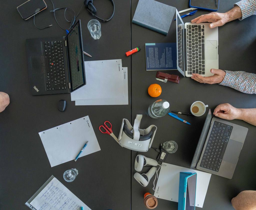 Der eduPromptathon an der EB Zürich bringt Menschen aus Bildung und Technologie zusammen – mit dem Ziel, KI konkret und kreativ für das Lehren und Lernen nutzbar zu machen. Foto: EB Zürich