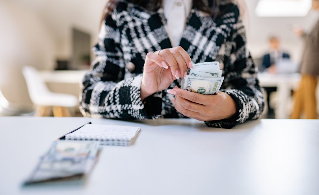 Körpersprache sagt mehr als tausend Worte. Ruhig bleiben, bestimmt auftreten und dranbleiben. Foto: Pexels