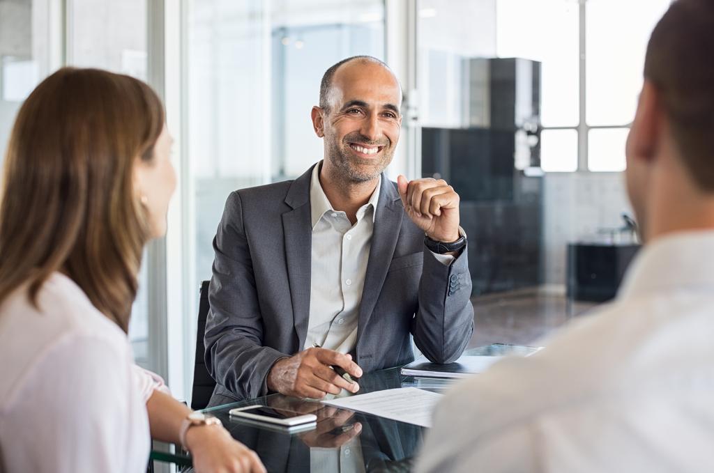 Die Finanzwelt hat diverse Herausforderungen. Umso wichtiger ist regelmässige Fortbildung. Foto: Adobe Stock