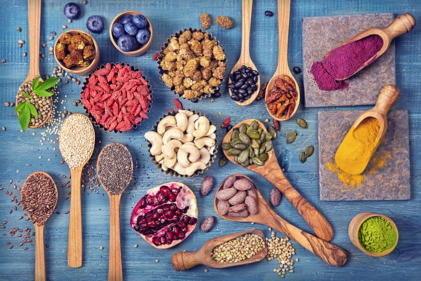 Inzwischen gibt es unzählige solcher Superfoods. (© Elena Schweitzer / Fotolia)