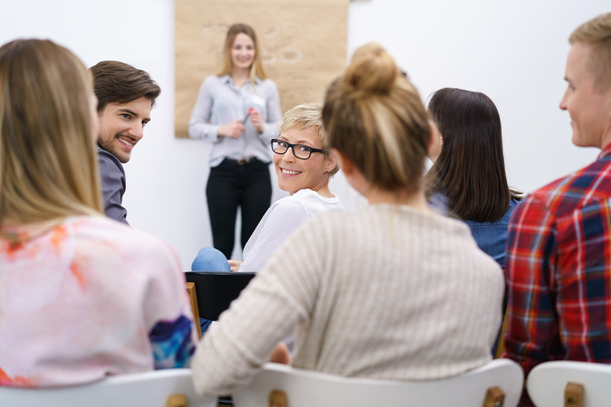 Eine HF-Weiterbildung ist eine Investition in die eigene berufliche Zukunft. Foto: Adobe Stock