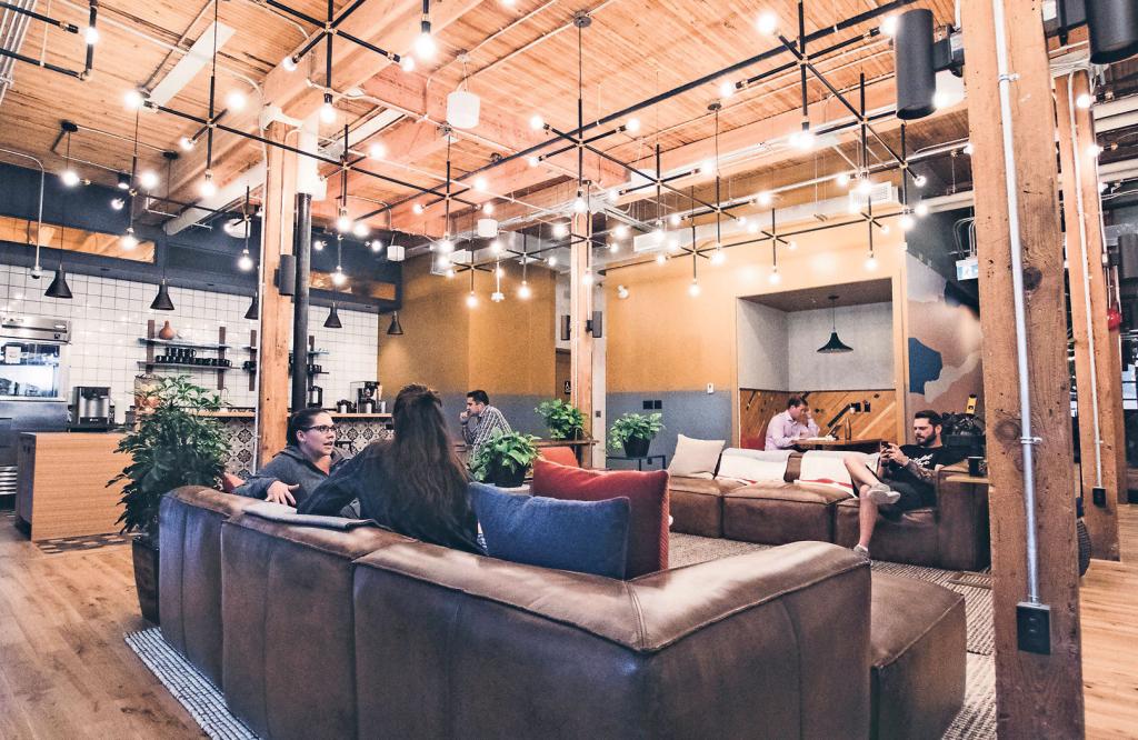 Im «New Workplace» sind auch Lounges oder Espressobars gute Räumlichkeiten für Meetings. (Unsplash)